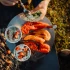 Höfats TRIPLE Table til grill og stegning på TRIPLE bålfade